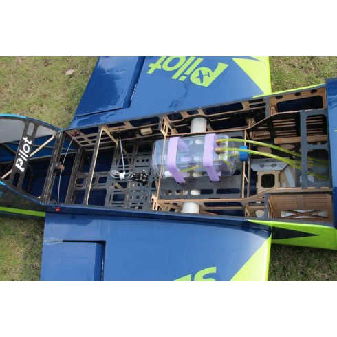 Pilot-RC Slick 103” (2,63 m) - színséma 03 (Fehér/Piros/Kék) ARF szett.